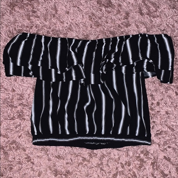 off the shoulder crop top - Picture 2 of 2